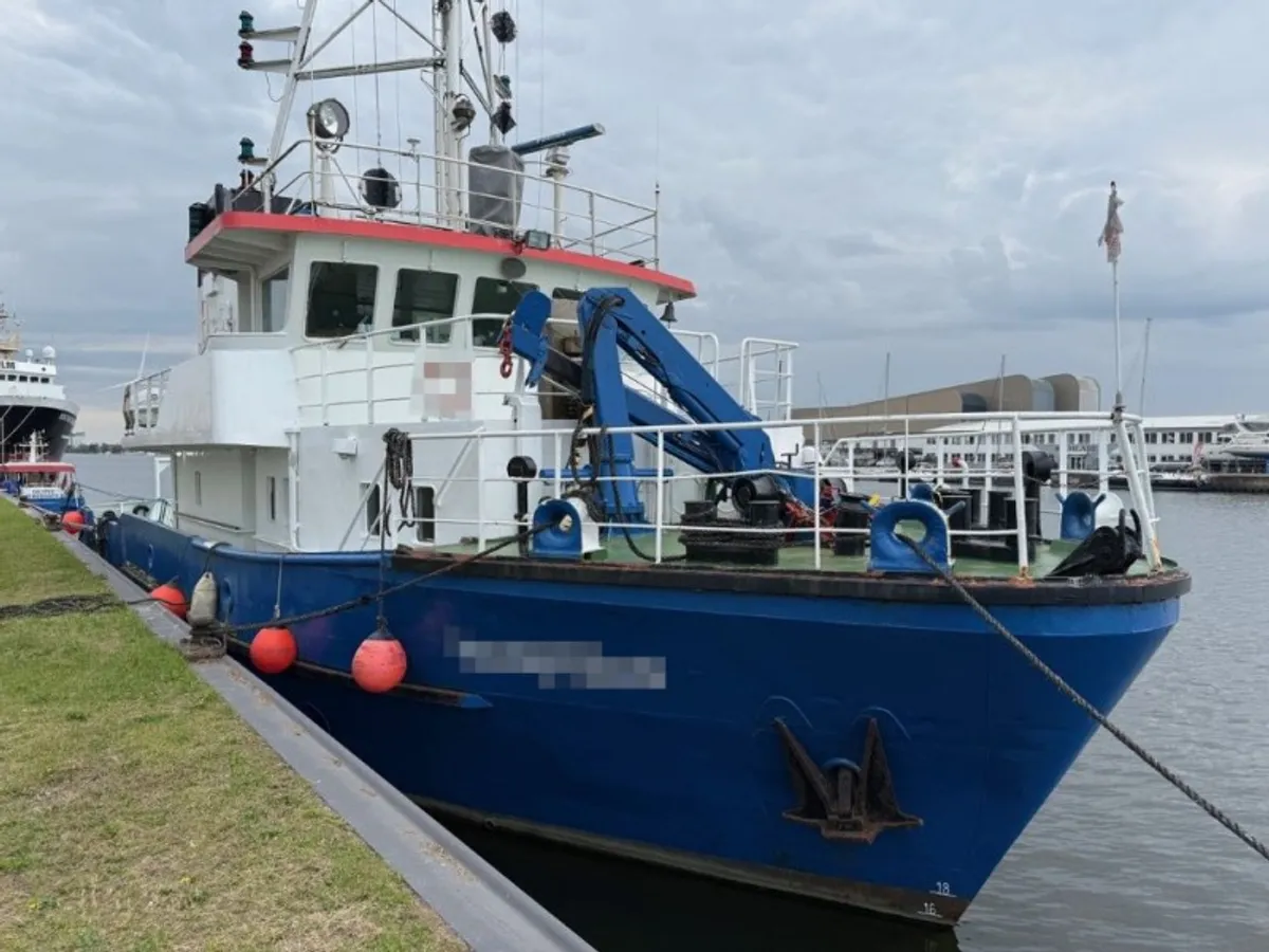 Försörjningsfartyg till salu