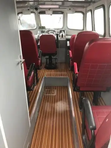 Undersökningsfartyg till salu