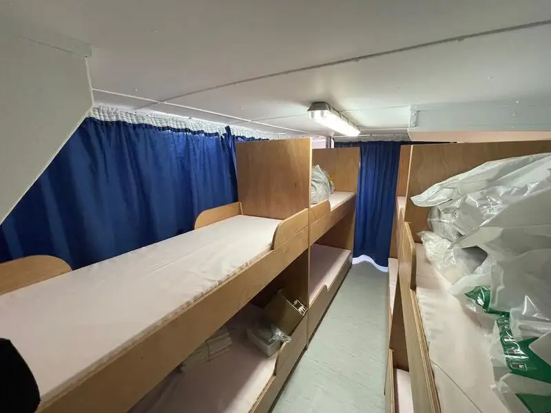 Containerskepp till salu