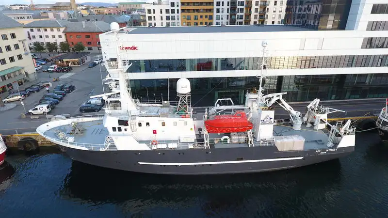 Containerskepp till salu