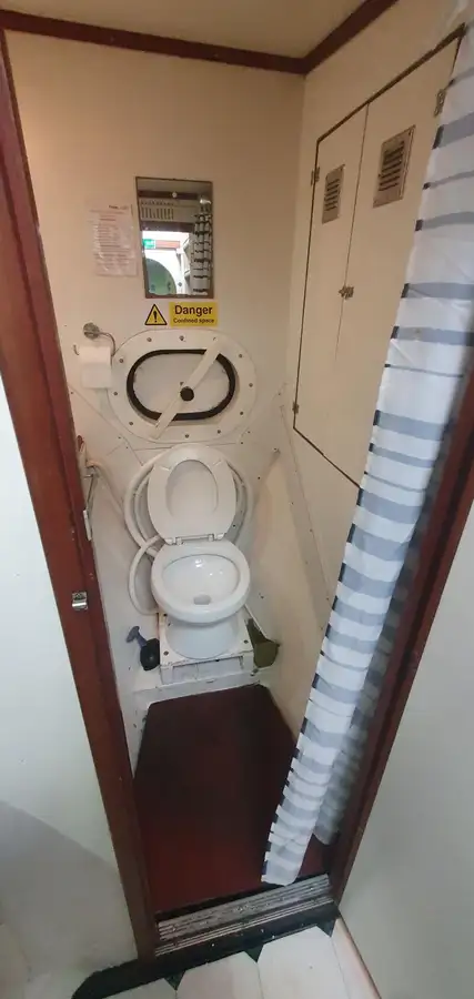 Containerskepp till salu