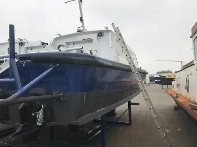 Undersökningsfartyg till salu