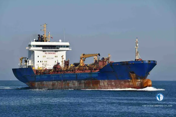 Oil/Chemical tanker for sale