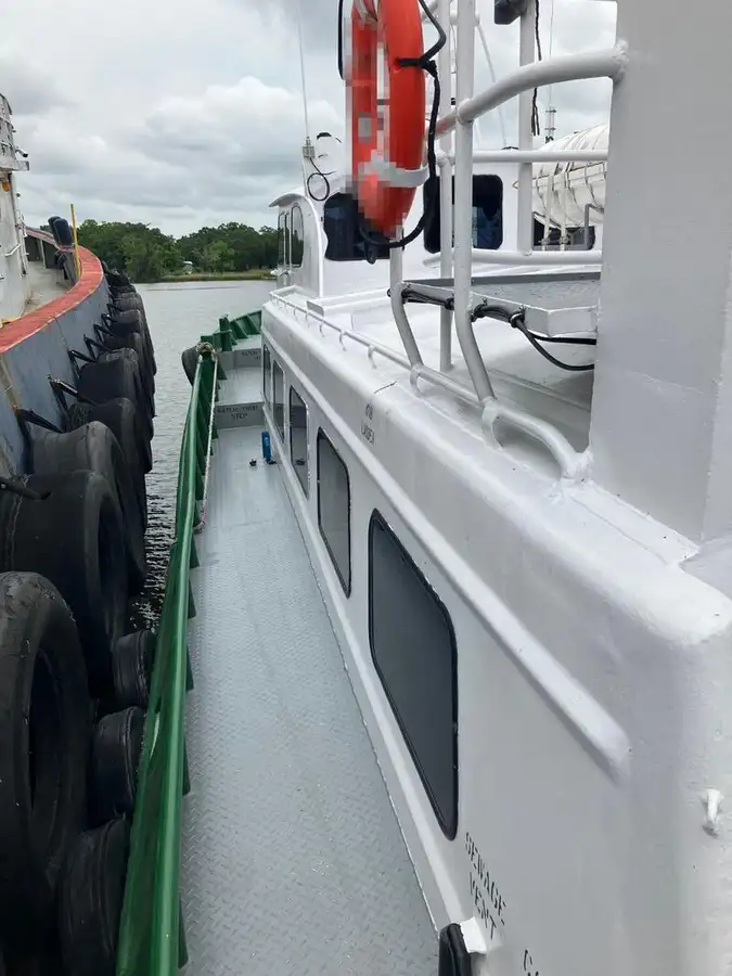 Besättningsbåt till salu