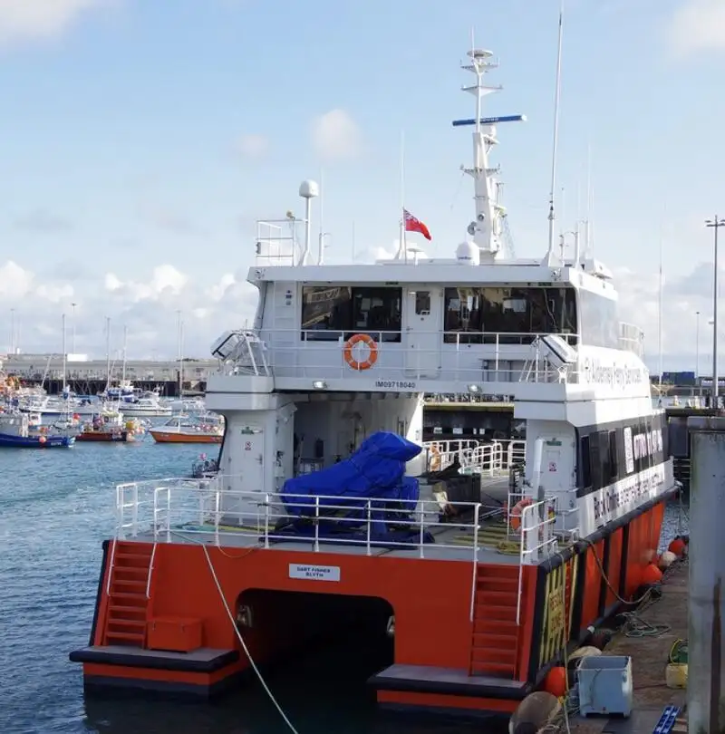 Containerfartyg till salu