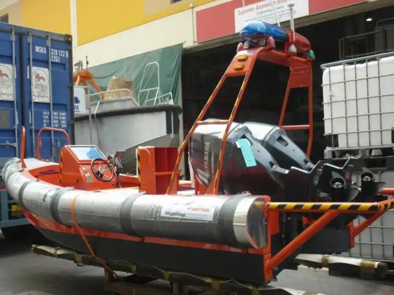 Räddningsfartyg till salu