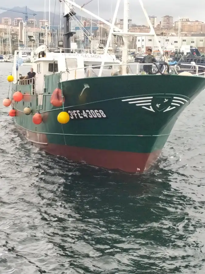 Fisketrålare till salu