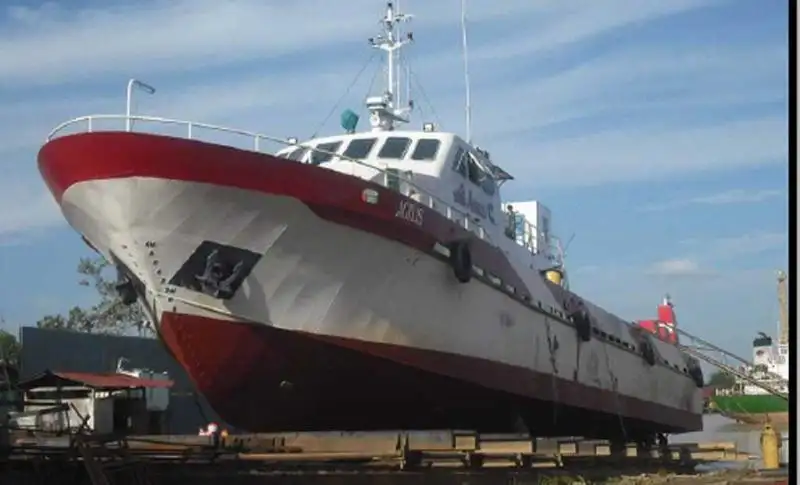Containerfartyg till salu