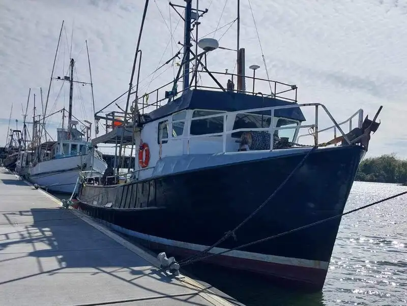 Långrevsfartyg till salu