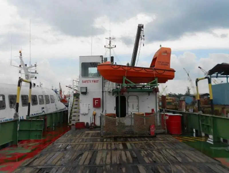 Containerfartyg till salu