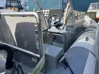 Styv uppblåsbar båt till salu