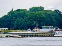 Pråm till salu