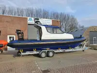 Styv uppblåsbar båt till salu