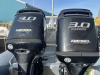 Styv uppblåsbar båt till salu